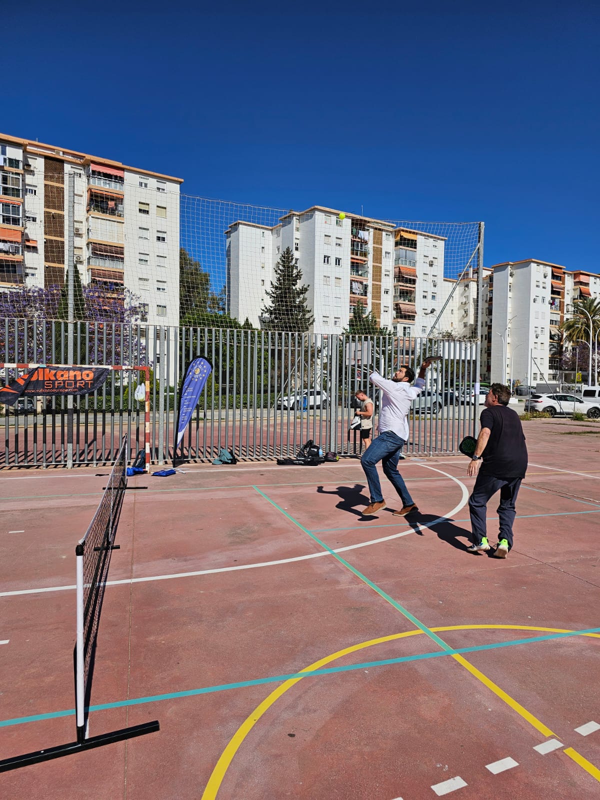 Sesión de Pickleball con el concejal de deportes